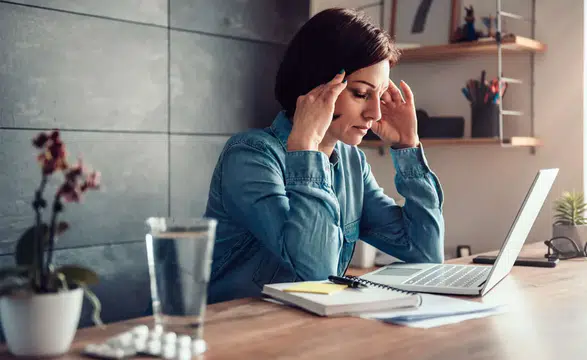 Dijital baş ağrısı:  Bilgisayar başındakiler için 20 dakika detoksu