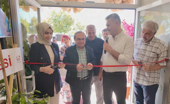 Konya'da Güneş Eczanesi Laboratuvarı hizmete açıldı