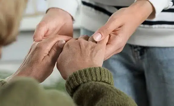 İnsanlar için umut: Alzheimer'da gençlik proteini keşfi