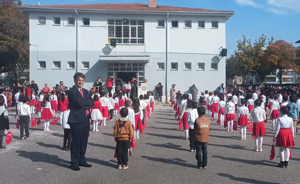Yusuf İzzettin Horasanlı İlkokulunda Cumhuriyet coşkusu yaşandı