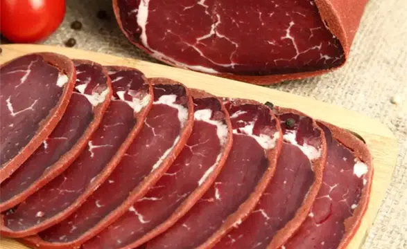 Tavuk etinden pastırma olur mu: Hesaplı, çemenli ya da çemensiz