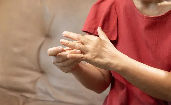 Elleriniz ağrıyor mu: Bakın neyin habercisi