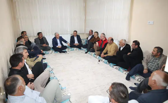 Konya Valisi Akın, çiftçiler ile iftar sofrasında buluştu