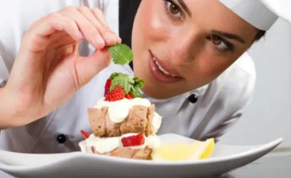 'Ev aşçısı' ilanı olay oldu: Maaşı duyan başvuruya koştu