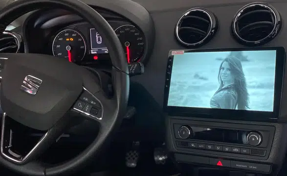 Arabalara sonradan takılan multimedya ekranı yasak mı? Trafik kanunu affetmiyor