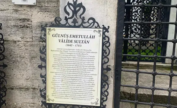 Hülya Bilgin yazdı ve görüntüledi: Üsküdar'ın Kalbinde Bir Cami