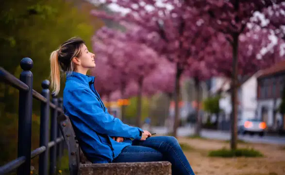 Bahar aylarına dikkat: Mevsim geçişleri depresyonu tetikleyebiliyor