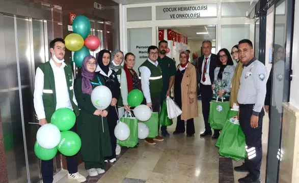 Yeşilay Konya’dan Tedavi Gören Çocuklara 23 Nisan Kutlaması