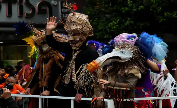 Bu kortej çok renkli: Portakal Çiçeği Karnavalı