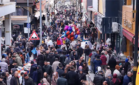 Türkiye'de kadınlar erkeklerden 5 yıl daha uzun yaşıyor: Kadınların sırrı