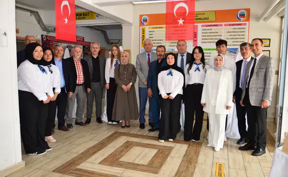 Konya'daki öğrenciler hayalini çizdi: Eserler tuvale yansıdı