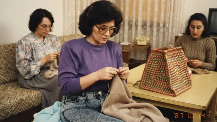 Konya’nın halk üniversitesi KOMEK, 80’ler akımına katıldı
