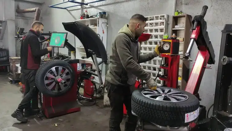 Cezalar ve fiyatlar ne kadar: Zorunlu kış lastiği uygulaması başladı