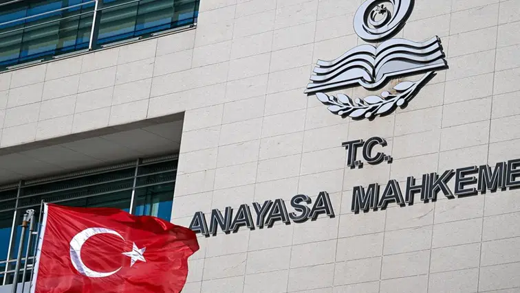 Süresiz nafaka İptal edildi: Anayasa Mahkemesi karar verdi