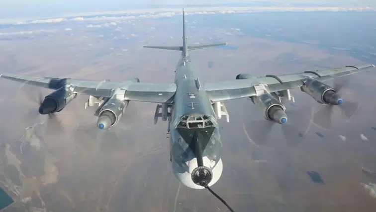 Rus bombardıman uçağından Avrupa'ya tehdit: Sınırda 16 saatlik test uçuşu