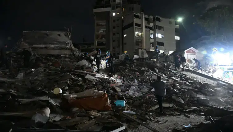 Venezuela "ikiz deprem"le sarsıldı: 40 saniyede 7,2 ve 7,5'lik yıkım