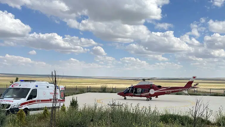 Konya'da ambulans helikopter kalp krizi geçiren hasta için havalandı