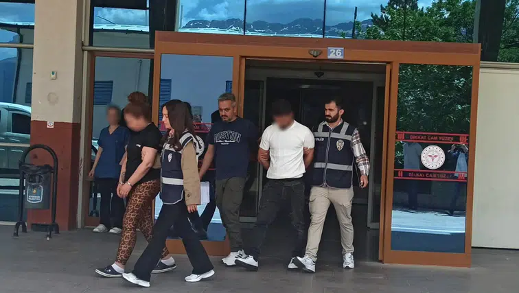 Konya'daki esnaflara sahte altın satmaya kalktılar: 5 kişi yakalandı