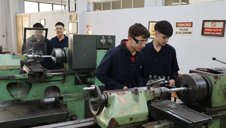 Aileler endişeli: Meslek liseli öğrenciler stajlarda ölüyor