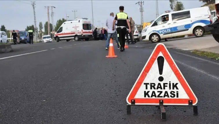 Konya - Antalya karayolunda feci kaza! Ölü ve çok sayıda yaralı var