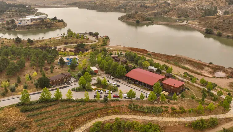 Konya'daki bu okulun kapısı doğanın kalbine açılıyor