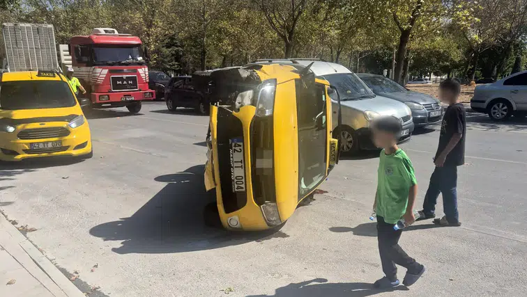 Konya'da akılalmaz kaza: Görenler yardıma koştu, yaralılar var