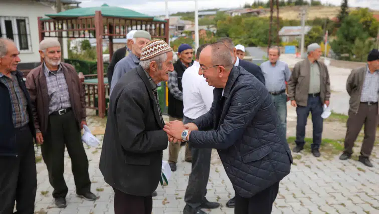 Kavuş'a sıcak karşılama: Hizmetin de muhabbetin de mesafesi olmaz