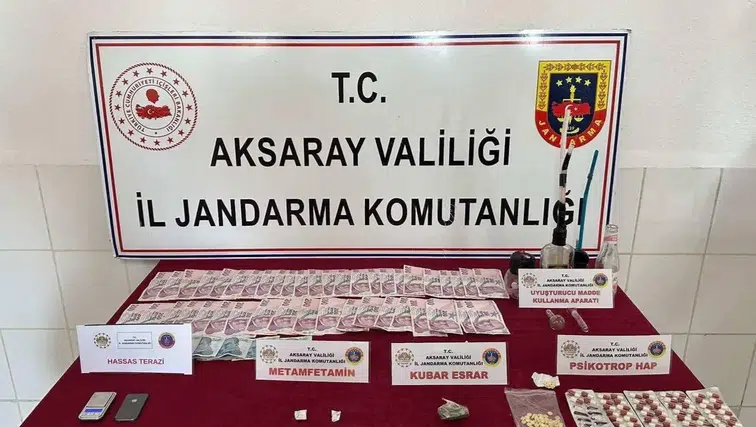 Konya'dan hareket eden araç Aksaray'da uyuşturucuyla yakalandı