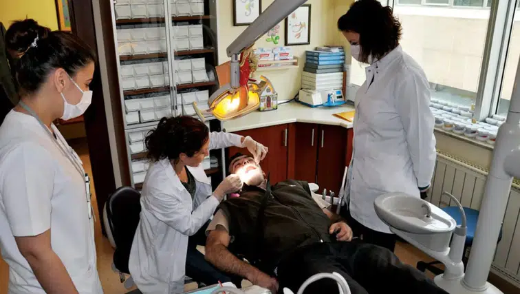 Vakıf üniversiteleri: Hastanelerde vergi muafiyeti kaldırılıyor