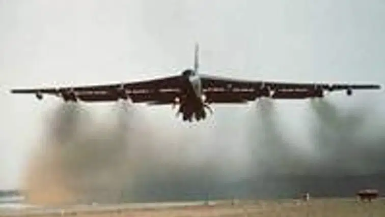 ABD'nin B-52 bombardıman uçakları İngiltere'de