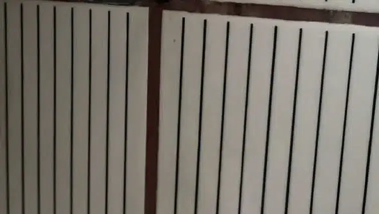 Dikkat, sapık ev sahibi çıkabilir: Kiracı anne ve kızını bu delikten izledi