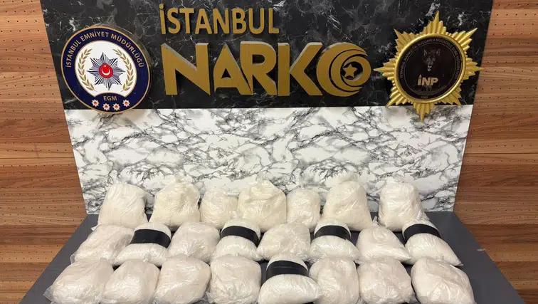 Kargo ile gönderiyorlardı: Buzdolabında 28 kilo uyuşturucu ele geçirildi