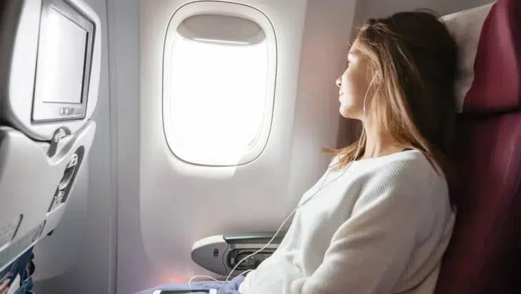 Milyonlarca uçak yolcusunu ilgilendiriyor: Türkiye'de de yasaklandı