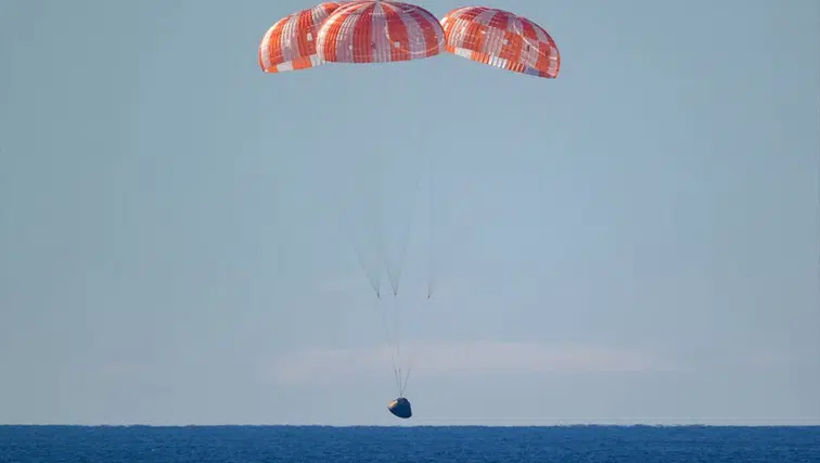 10 günlük Ay görevi sona erdi: 4 astronot okyanusa indi