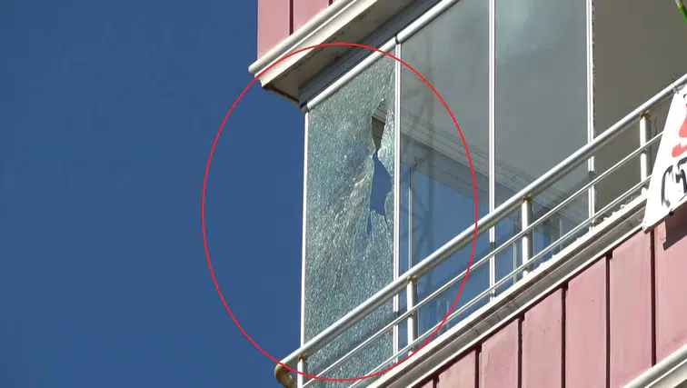 İnsansız hava aracı evlere çarptı: Büyük bir gürültüyle uyandılar