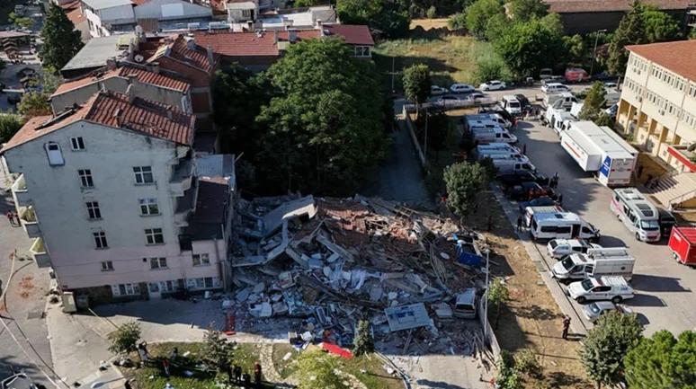 Bakan Kurum'dan 'Balıkesir' açıklaması: 831 bağımsız bölüm ağır hasarlı veya yıkık