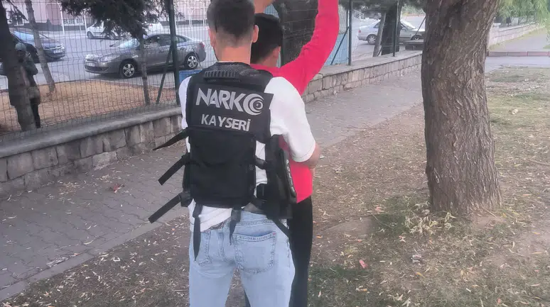 ‘Narko-Okul’ uygulaması: Polis okul çevresinde kuş uçurtmuyor