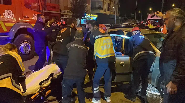 Zamanla yarıştılar: Kazada sıkışan sürücü böyle hayata döndürüldü