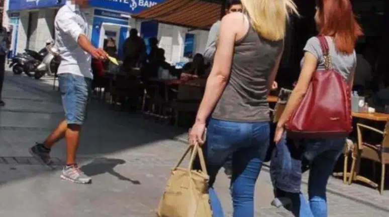 Müşteriyi rahatsız eden esnaf yandı: Hanutçuluğa son