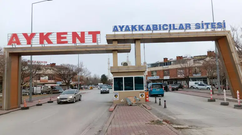 Konya'da ayakkabı üretimi durdu: Çalışanlar greve gitti