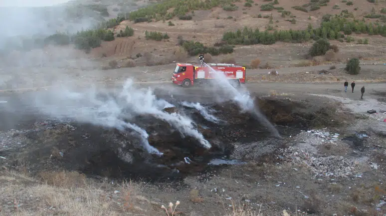 Konya'da ormanlık alan içerisinde çıkan yangın paniğe neden oldu