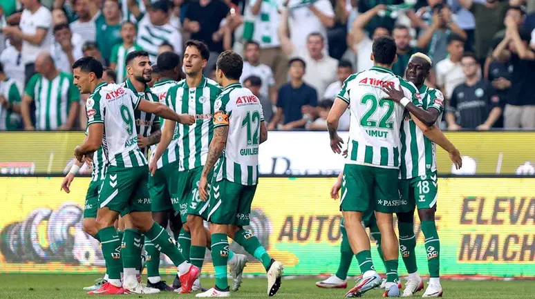 Konyasporlu Adil ile Ndao savunmalarını verdi!