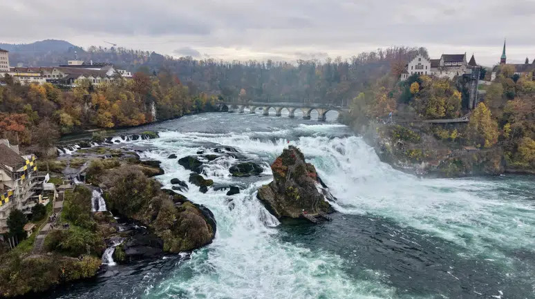 Dünyanın gözdesi Alp Dağları, masalsı manzarası ile büyülüyor
