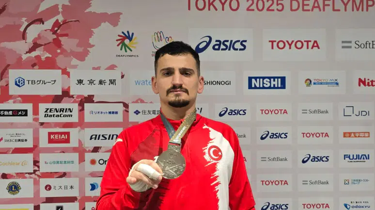 Konyalı sporcu Batuhan Şimşek, Tokyo'da gümüş madalya kazandı