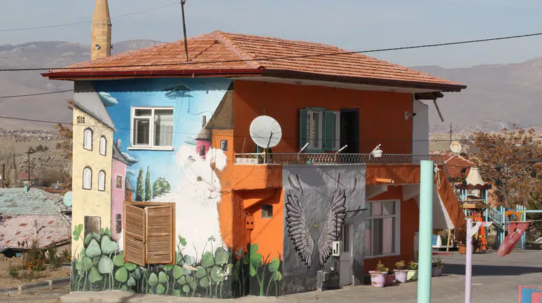 Ankara'nın ortasında tam bir renk cümbüşü: Renkli Köy