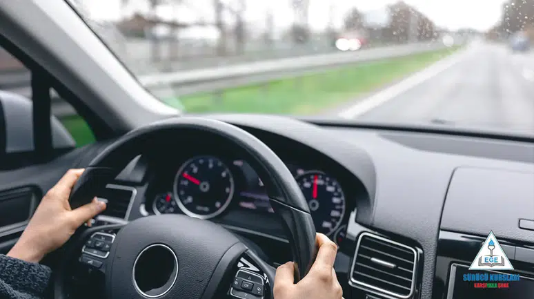 Terlikle araba kullananlara kritik uyarı. Trafik cezası gelebilir
