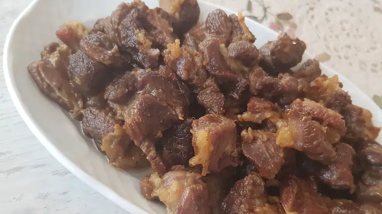 Et doğru pişirme yöntemi ile hazırlanmalı ve C vitamini içeren gıdalarla tüketilmeli