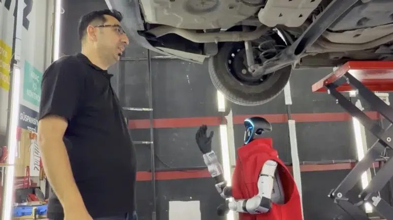 Yapay zekâlı robot Koç ekspertizde işe başladı