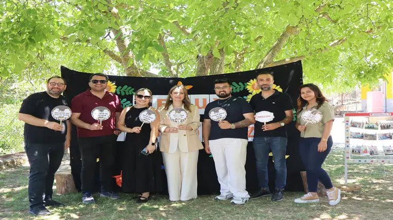 Tek öğretmenli okul: Öğrencilerin mezuniyet sevinci böyle yaşandı