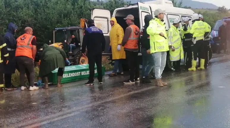 Konya yolunda can pazarı! 5 kişi öldü 25 kişi yaralandı
